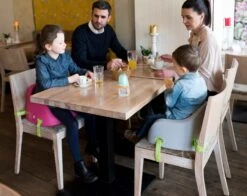 Junior Booster In Fuchsia -Kinderprodukte koru kids junior booster in fuchsia 4